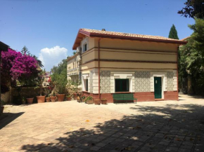 Comfy house in Crotone, fenced garden Crotone